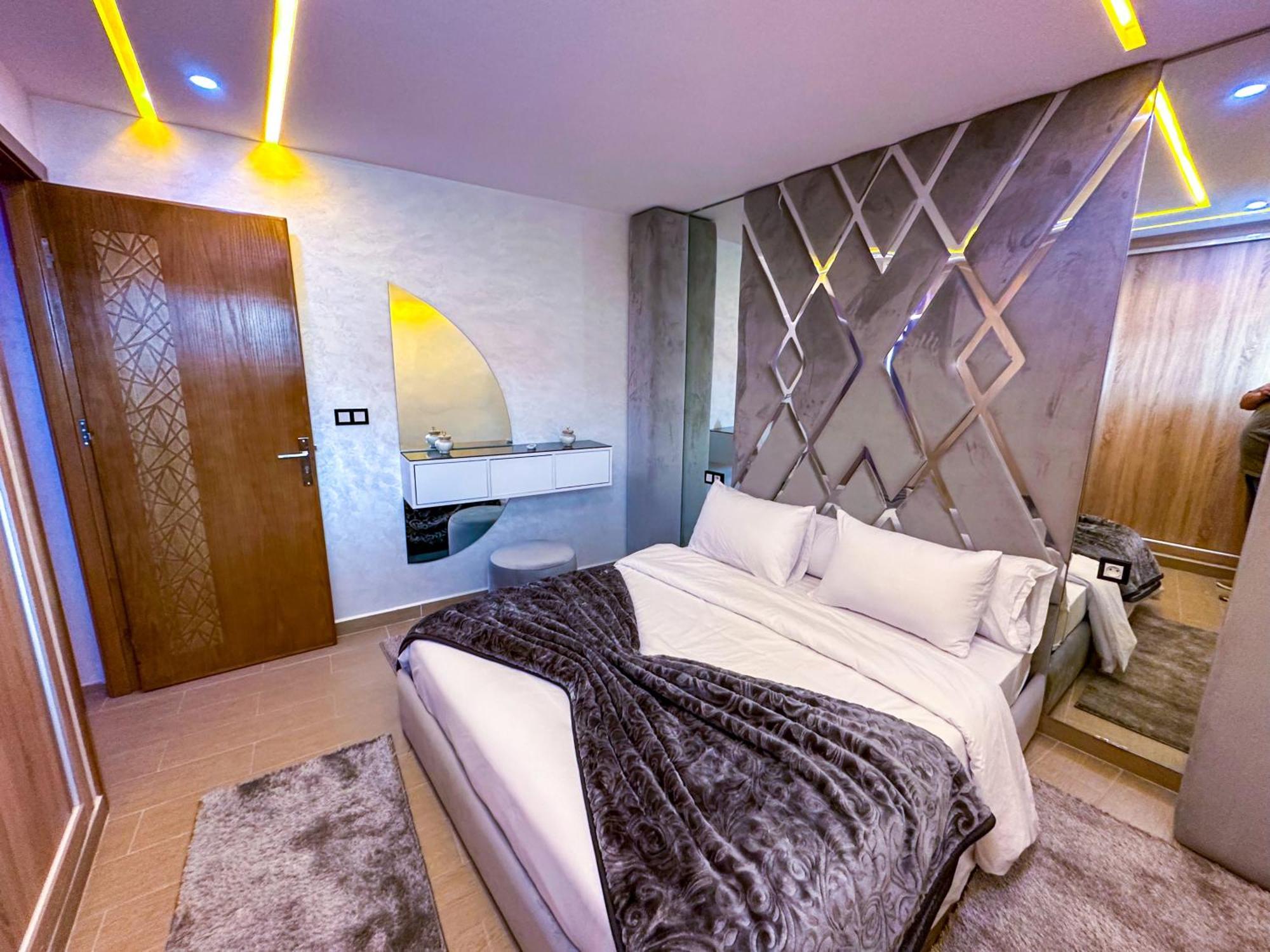 Veluxa - Luxury Holiday Homes - Centric Flat Tánger Exterior foto